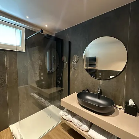 Alexander 4*
