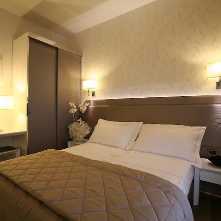 Alexander Hotel 4*
