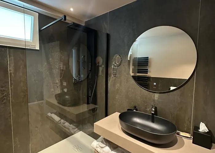 亚历山大酒店 4*