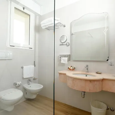 Szálloda Alexander Milano Marittima