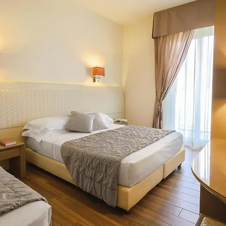 Alexander 4* Milano Marittima