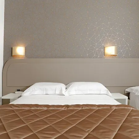 Alexander Hotel 4*