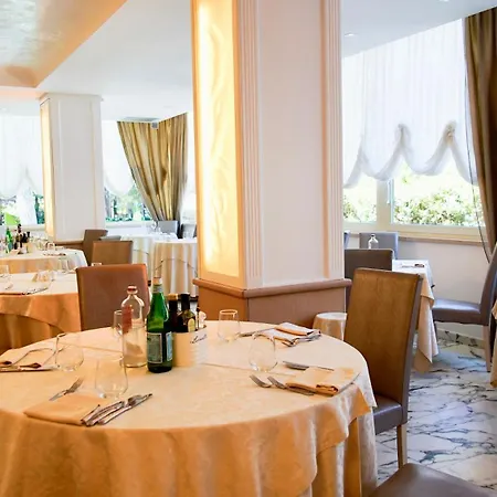 Alexander Szálloda Milano Marittima