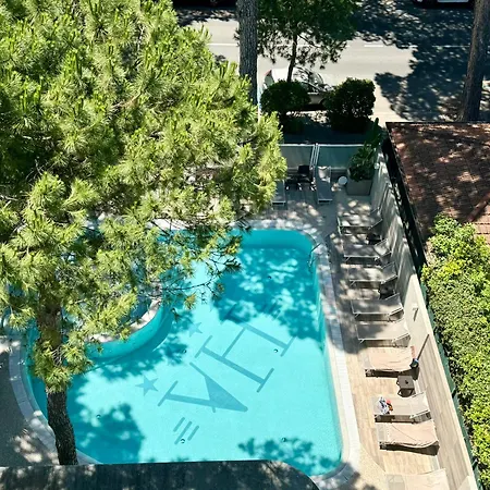 Alexander 4*