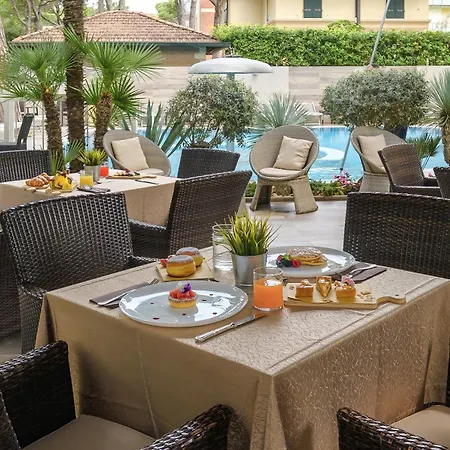 Alexander Szálloda Milano Marittima