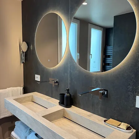 亚历山大酒店 4*