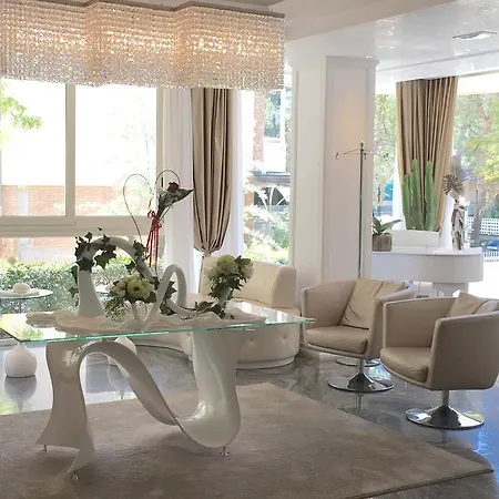 Alexander 4* Milano Marittima